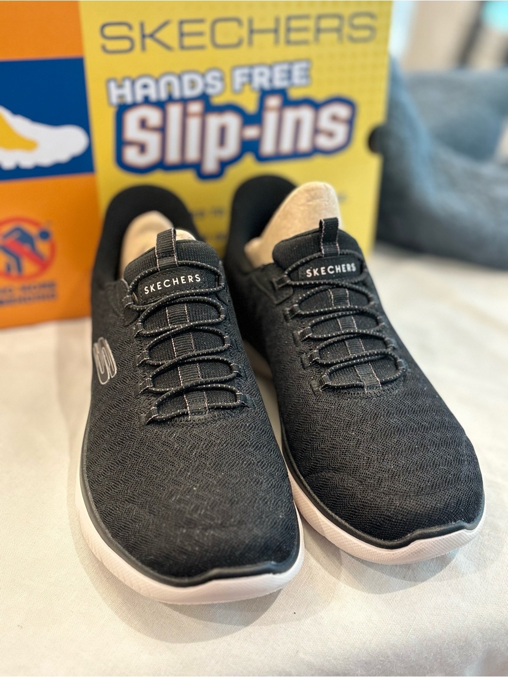 Skechers Hands Free Slip-Ins Arch Fit Day Dreamer Black Women’s 8 NWT